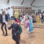 Itt a farsang, áll a bál!